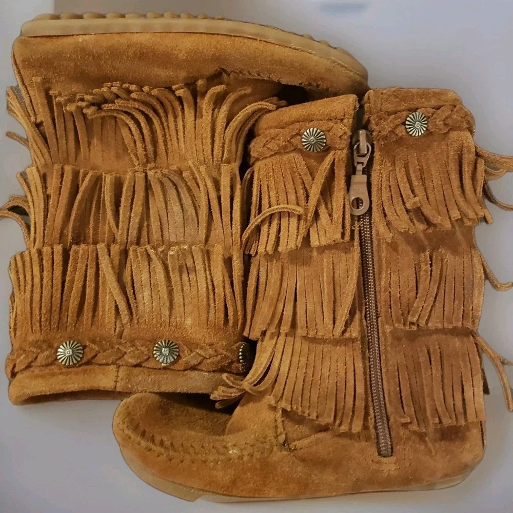 Minnetonka Little Kids Size 11 Boots Tall‎ Brown Suede Fringe Tiered Moccasin
